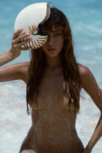 Load image into Gallery viewer, Marcela & Coquillage I