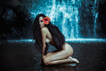 Load image into Gallery viewer, Vahine à la cascade