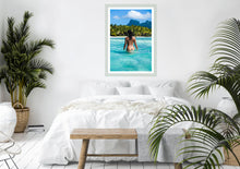 Load image into Gallery viewer, Vahine et Bora Bora au loin
