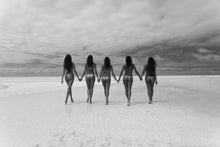 Load image into Gallery viewer, Tetiaroa 5 in b&amp;w
